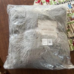 Pottery Barn Teen Super Fluffy TWIN Duvet Cover and Sham